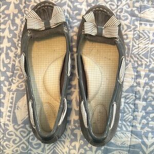 Women's Gray Bow Flats